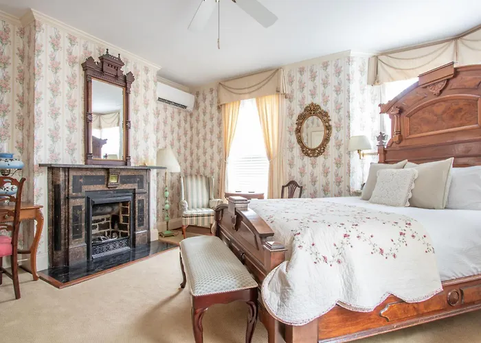 The Oaks Victorian Inn
